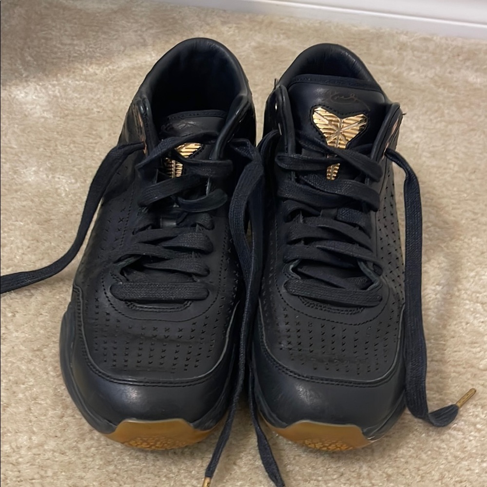 Nike Kobe Black and Gold Low-Top Sneakers with Cushioned Midsole